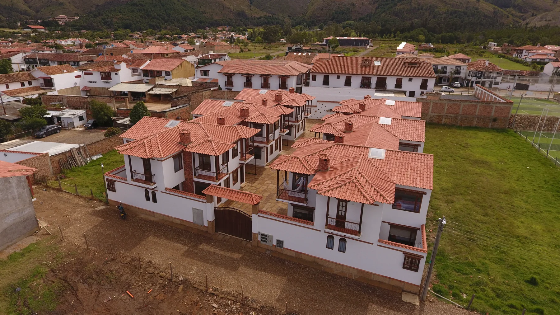 Vista aérea del conjunto residencial Buganvilla construido